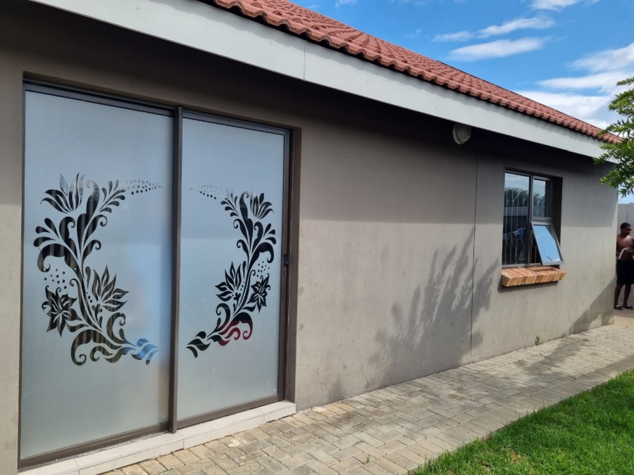 2 Bedroom Property for Sale in Estoire Free State
